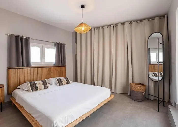 Maisonnette à 400m De La *